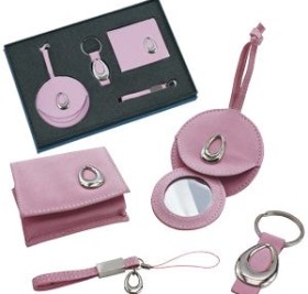 Набор: брелок, визитница, зеркало и подвеска для мобильного телефона; розовый; 20,7х22,6 см; искуccт
