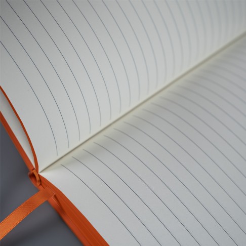 Ежедневник недатированный Solas, формат А5, с магнитом, оранжевый, кремовый блок в линейку