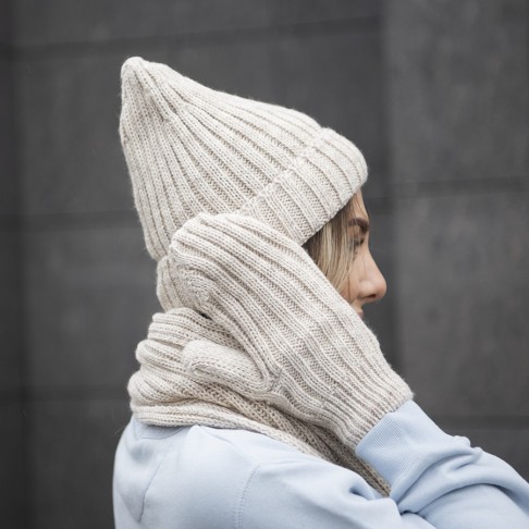 Шапка бини вязаная НАСВЯЗИ©, бежевый меланж, 30% шерсть,70% акрил Шапка бини вязаная НАСВЯЗИ©, бежевый меланж, 30% шерсть,70% акрил