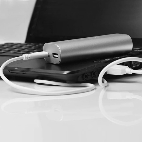 Универсальный аккумулятор Универсальный аккумулятор