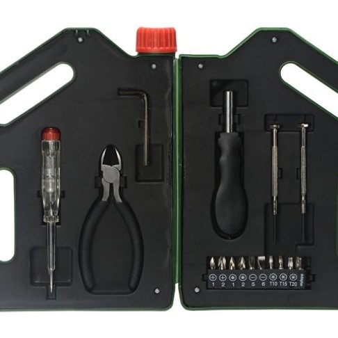 Набор инструментов в канистре 