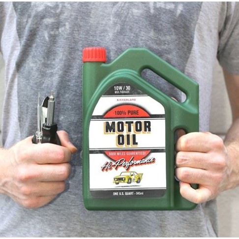 Набор инструментов в канистре 