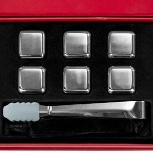 Набор для виски со стальными охлаждающими камнями, щипцами, мешочком в коробке, кашированной картоном.