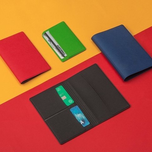 Обложка для паспорта с RFID защитой отделений для пластиковых карт 