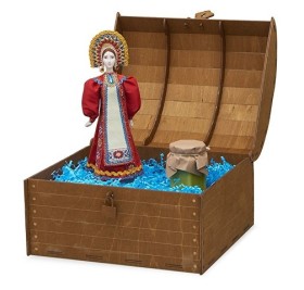 Подарочный набор: кукла фарфоровая, крем-мед, красный